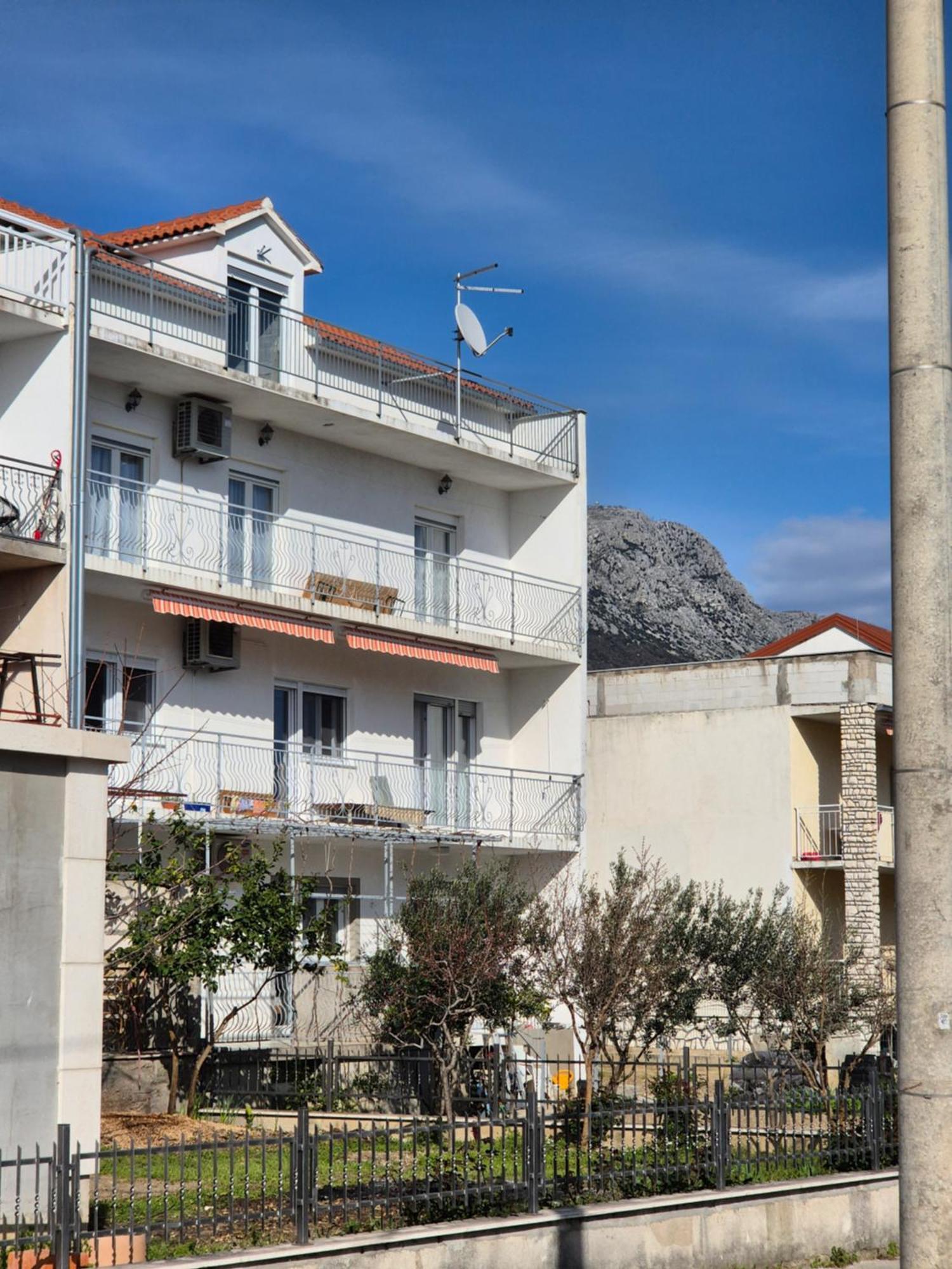 Josip Veliki Apartamento Kaštela Exterior foto